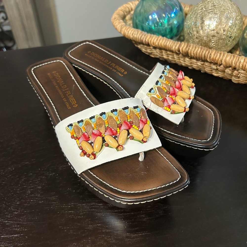 Donald Pliner Platform Boho Beaded Retro Slides Size 9.5